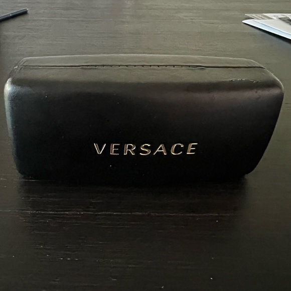 Versace sunglassee - Picture 2 of 3